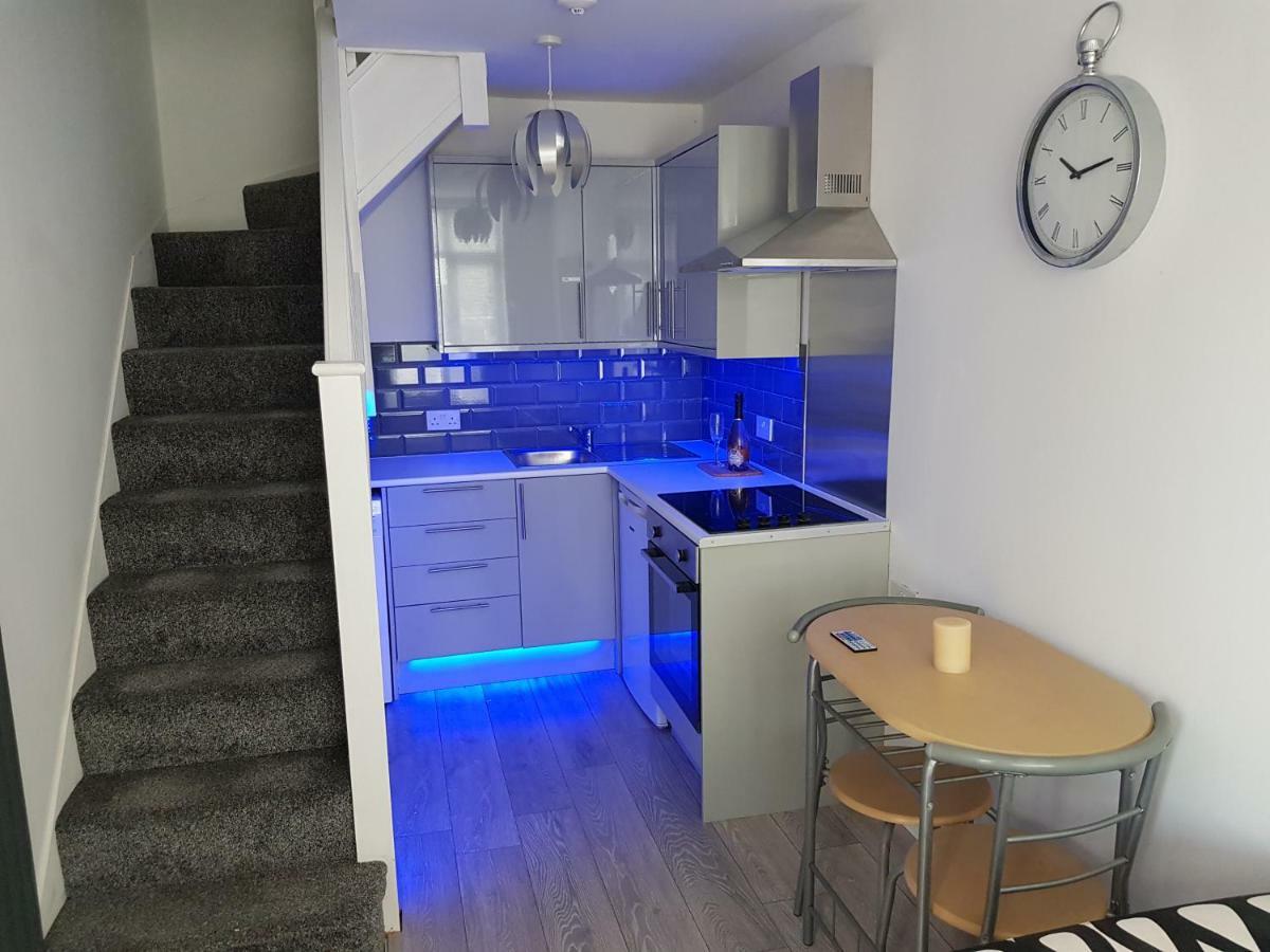 Webb place 2 bedroom apartment ! Croydon Buitenkant foto