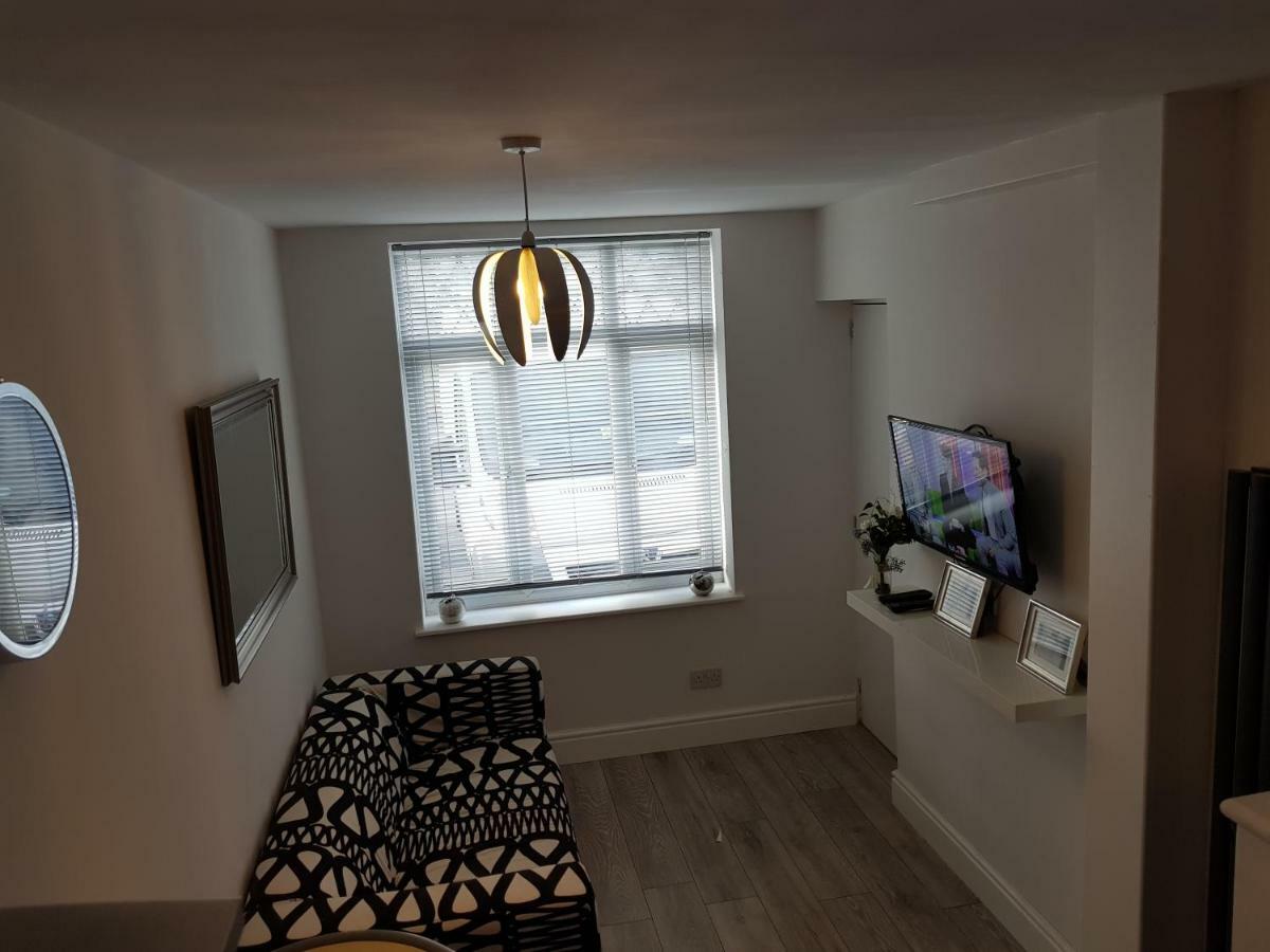 Webb place 2 bedroom apartment ! Croydon Buitenkant foto