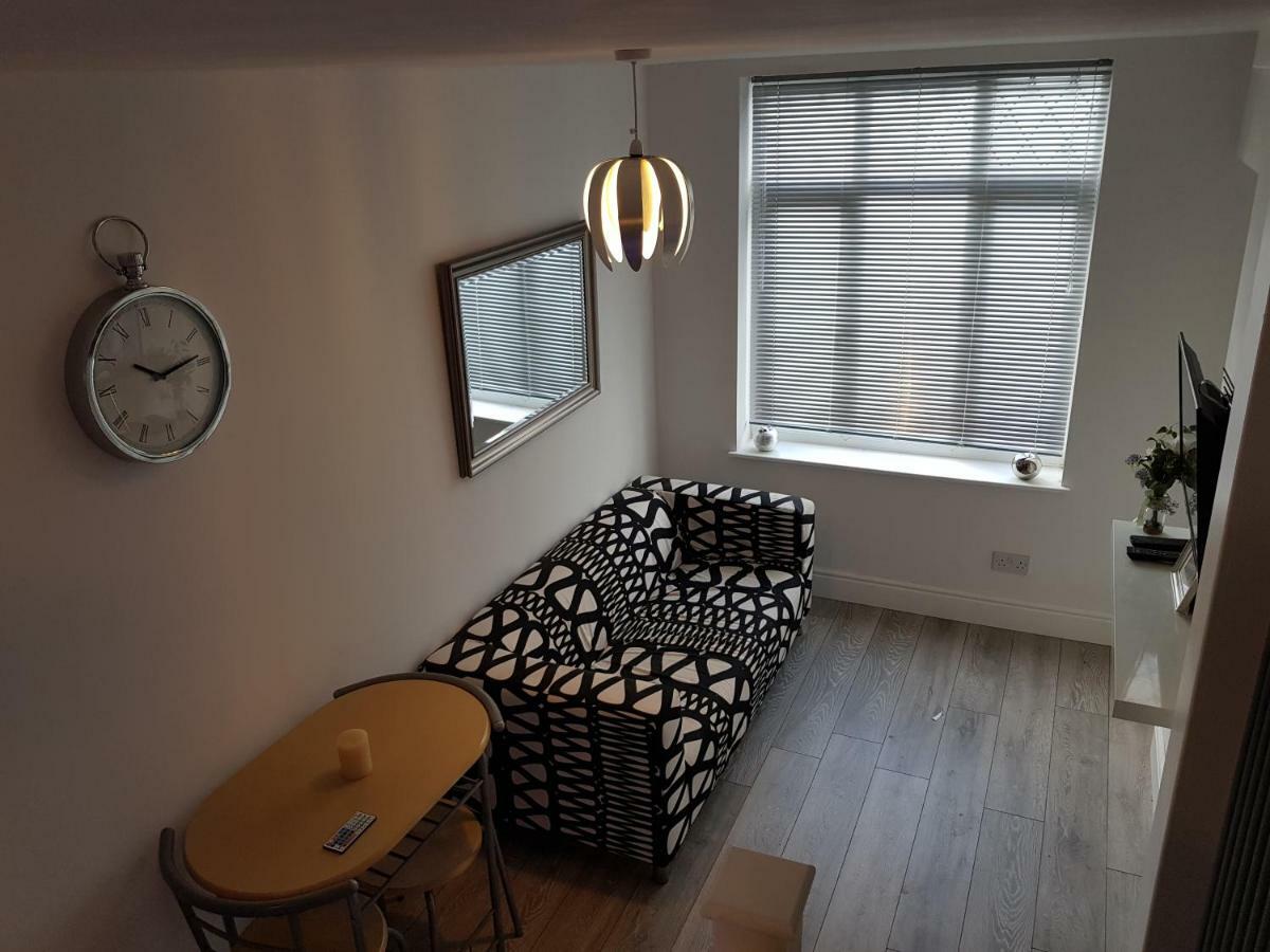 Webb place 2 bedroom apartment ! Croydon Buitenkant foto