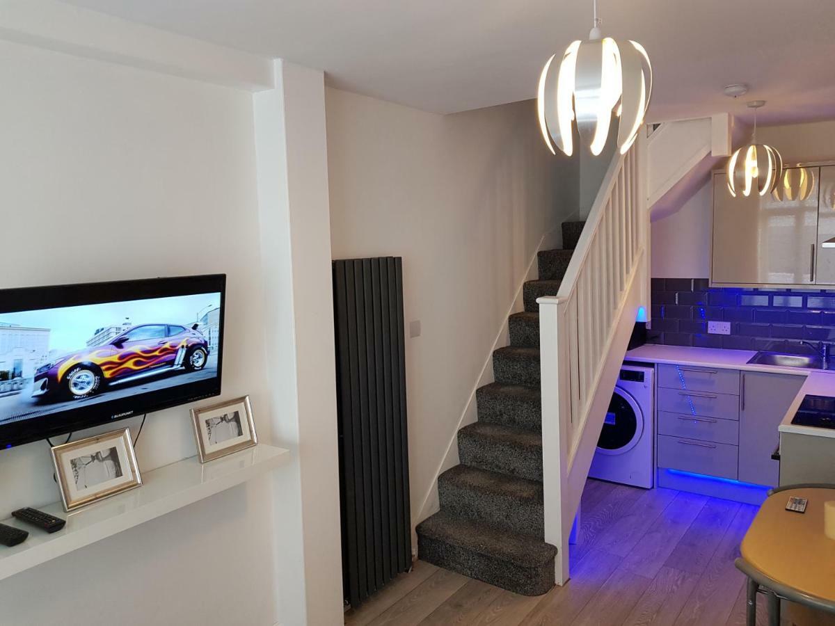 Webb place 2 bedroom apartment ! Croydon Buitenkant foto